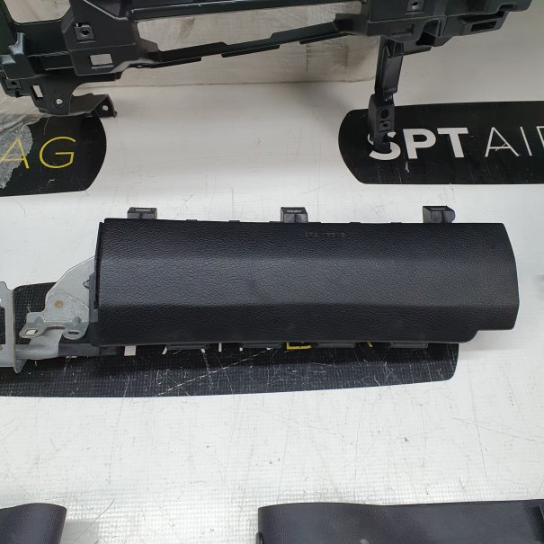 CX30 DASHBOARD AIRBAG KIT SEAT BELTS