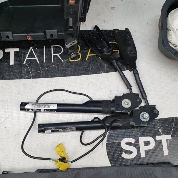 ZAFIRA C KONSOLA DESKA ROZDZIELCZA AIRBAG...