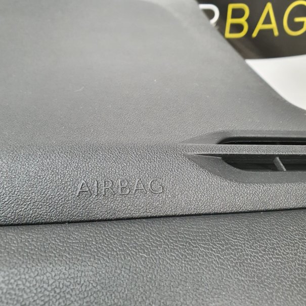 208 I 1 DASHBOARD AIRBAG KIT SEAT BELTS