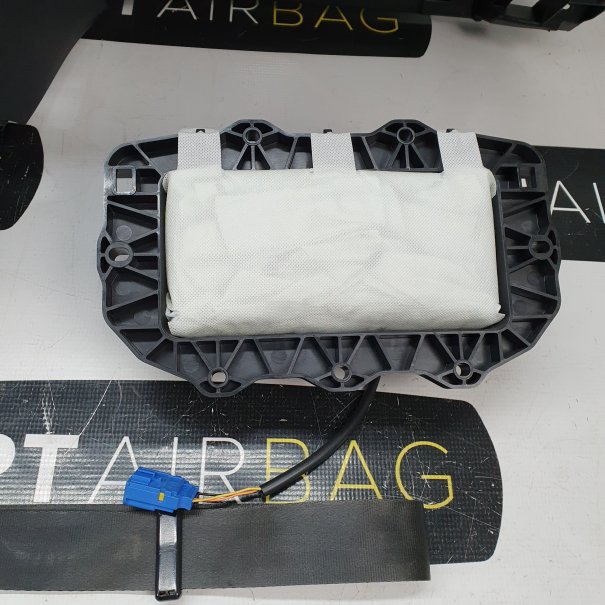 208 I 1 DASHBOARD AIRBAG KIT SEAT BELTS