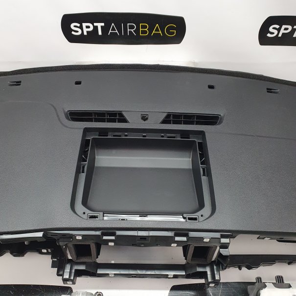 TRAVELLER DASHBOARD AIRBAG KIT SEAT BELTS