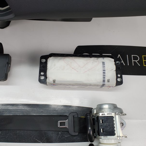 ATECA CUPRA ARMATURENBRETT AIRBAG KIT...