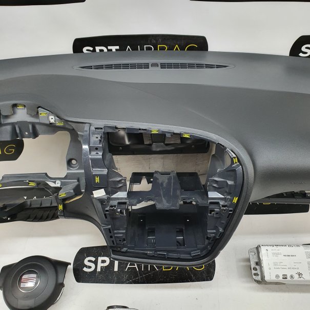 LEON II 2 DASHBOARD AIRBAG KIT SEAT BELTS