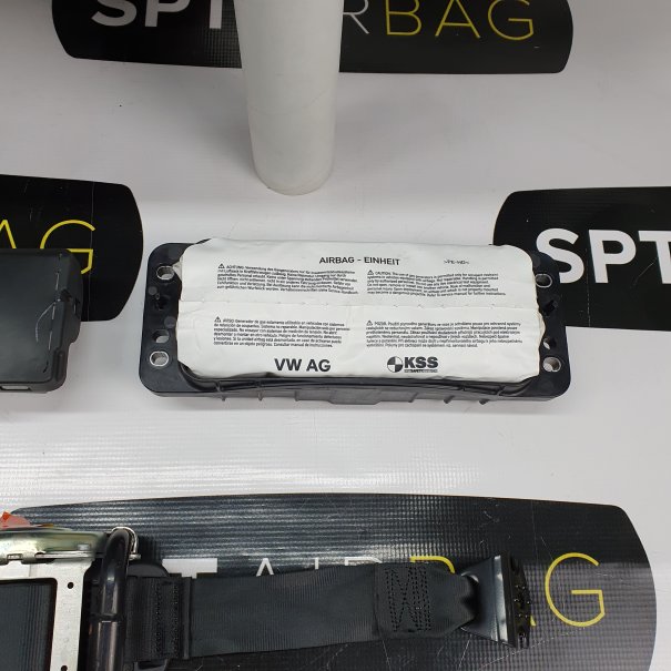 KAROQ DASHBOARD AIRBAG SET REEKS ZITBANDEN...