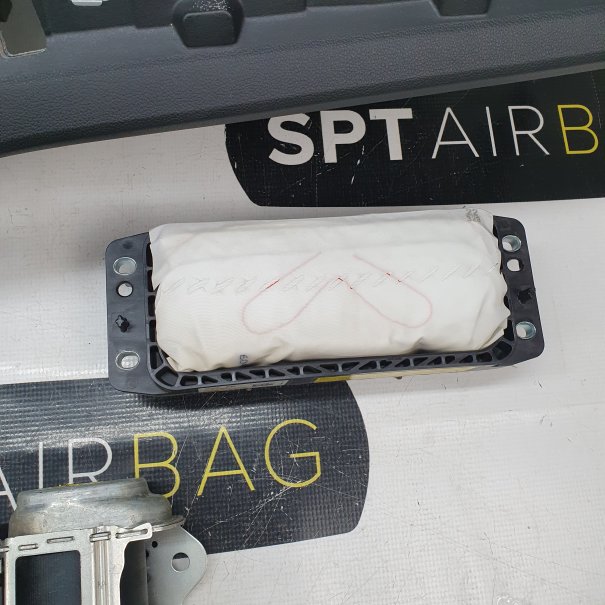 OCTAVIA IV 4 ARMATURENBRETT AIRBAG KIT...