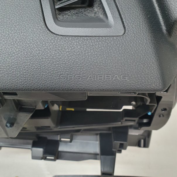 OUTBACK VI 6  ARMATURENBRETT AIRBAG KIT...