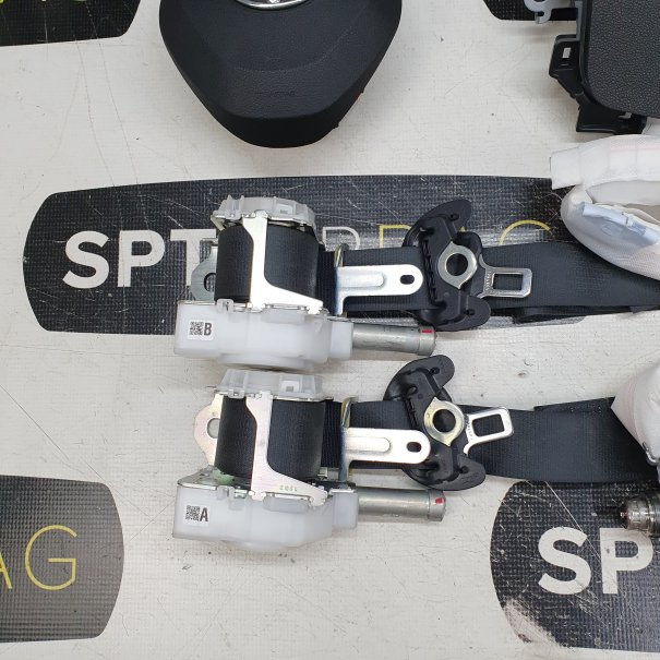 COROLLA E21 FACELIFT KONSOLA DESKA ROZDZIELCZA...