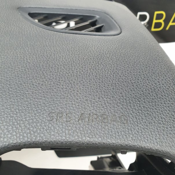 YARIS IV 4 DASHBOARD AIRBAG SET VEILIGHEIDSRIEMEN