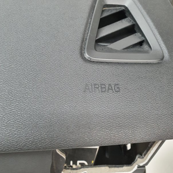 XC60 II 2 KONSOLA DESKA ROZDZIELCZA AIRBAG...