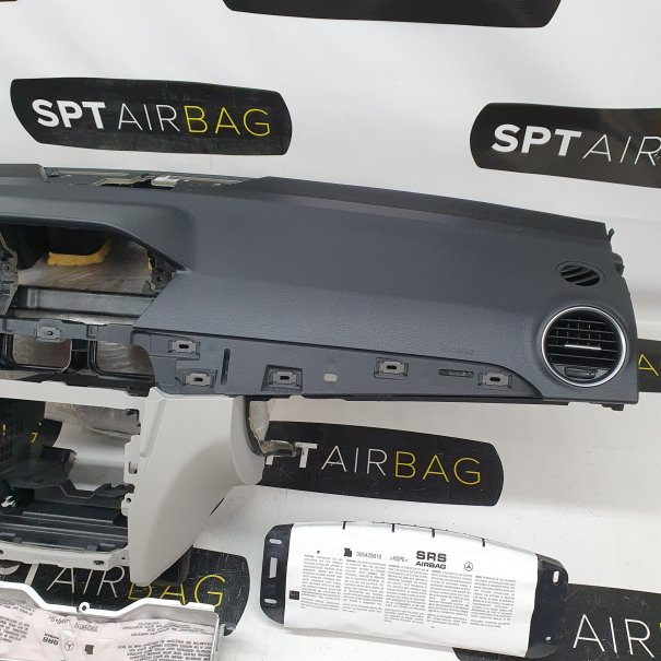 C KLASA W204 LIFT TABLEAU DE BORD AIRBAG...