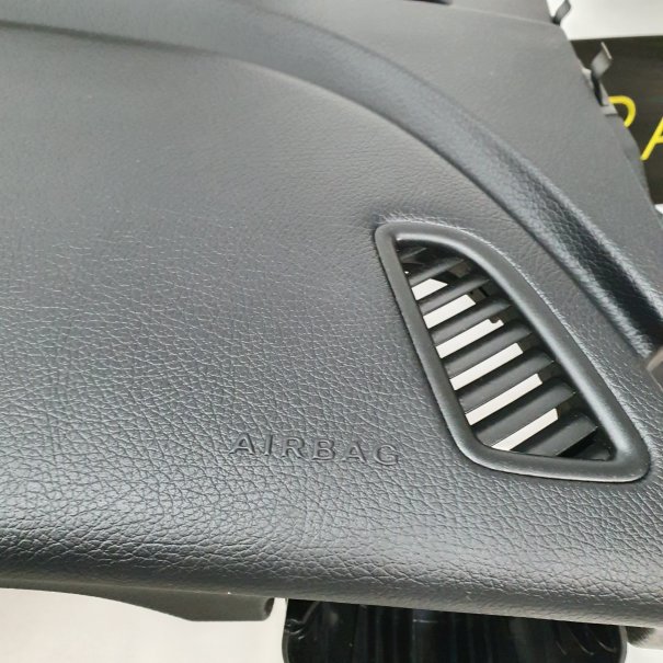 C KLASA W205 LIFT TABLEAU DE BORD AIRBAG...