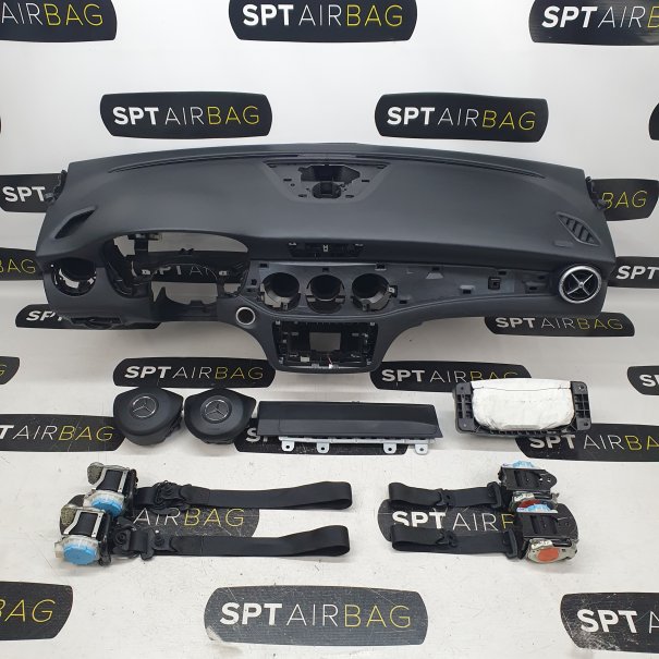 CLA W117 LIFT DASHBOARD AIRBAG SET VEILIGHEIDSRIEMEN