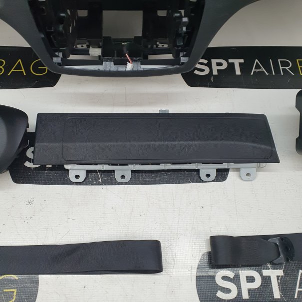 CLA W117 LIFT DASHBOARD AIRBAG SET...