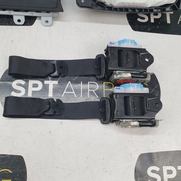 CLA W117 LIFT DASHBOARD AIRBAG KIT SEAT BELTS