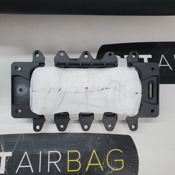 A KLASA W177 CLA W118 TABLEAU DE BORD AIRBAG...