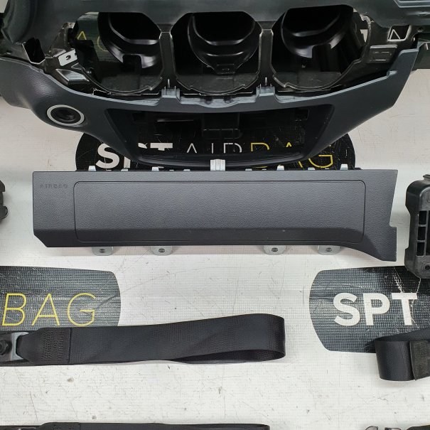 B KLASA W246 LIFT ARMATURENBRETT AIRBAG KIT...