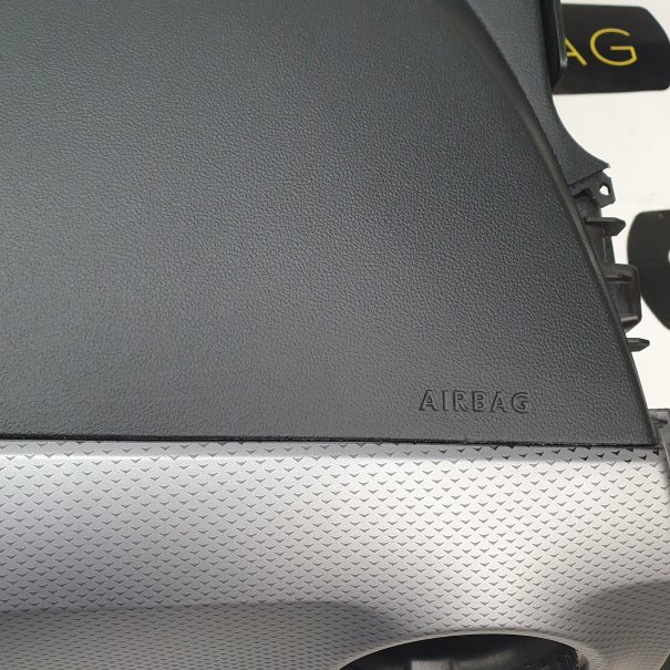 MII DASHBOARD AIRBAG SET REEKS ZITBANDEN...