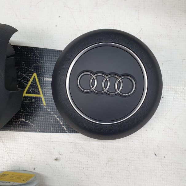 A4 B9 DASHBOARD AIRBAG SET REEKS ZITBANDEN...