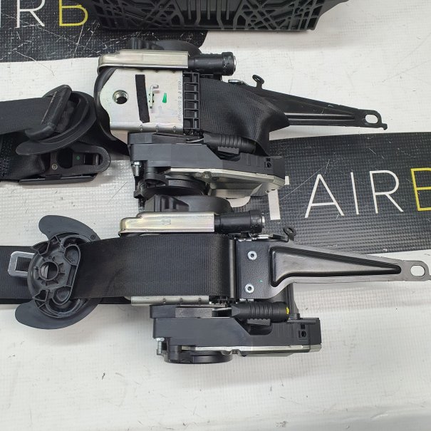 A4 B9 DASHBOARD AIRBAG SET REEKS ZITBANDEN...