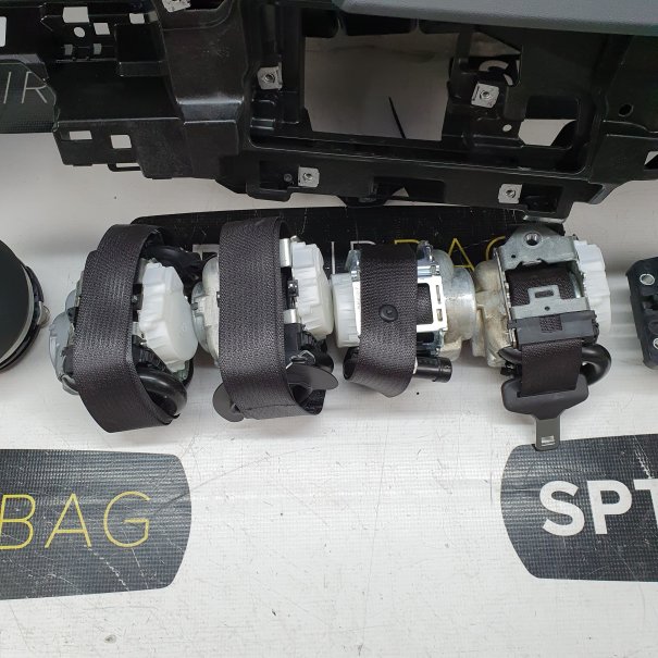 A3 8Y KONSOLE ARMATURENBRETT AIRBAG KIT SITZGURTE