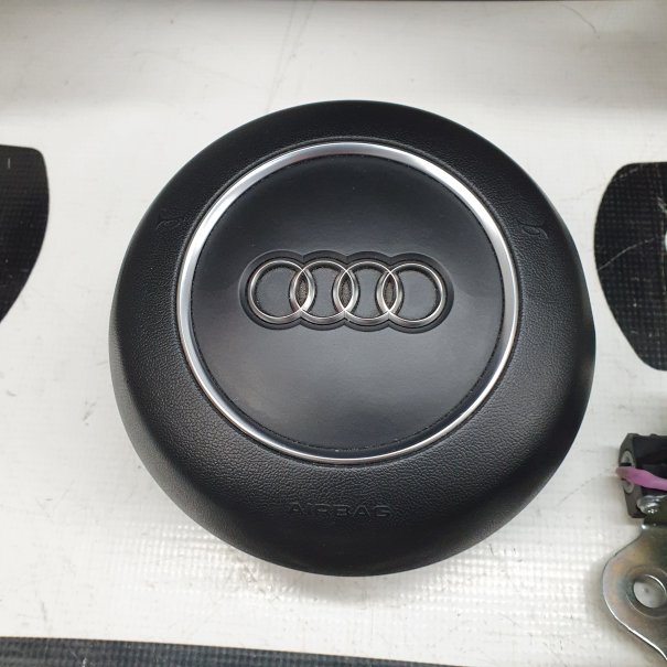 A8 D4 CRUSCOTTO AIRBAG SET CINTURE DI SICUREZZA