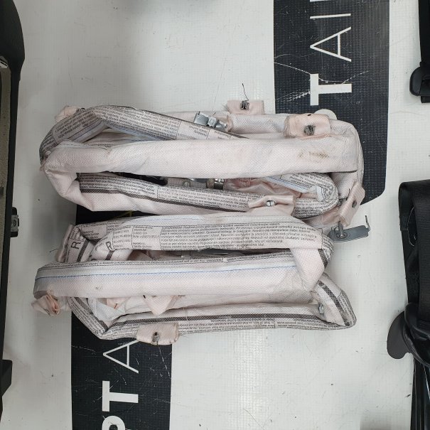 Q3 83A DASHBOARD AIRBAG SET REEKS ZITBANDEN...
