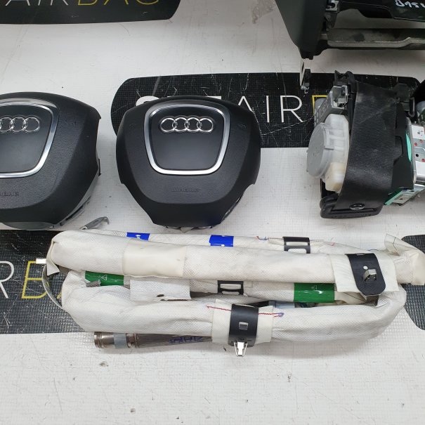 Q5 8R DASHBOARD AIRBAG SET REEKS ZITBANDEN...