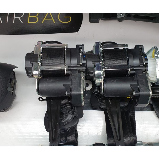 Q5 80A DASHBOARD AIRBAG SET REEKS ZITBANDEN