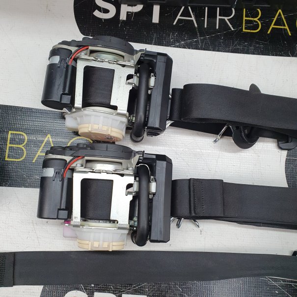 Q8 ARMATURENBRETT AIRBAG KIT SITZGURTE