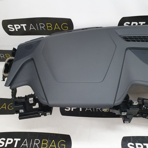 Q8 E-TRON CONSOLE DASHBOARD