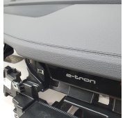 Q8 E-TRON CONSOLE DASHBOARD