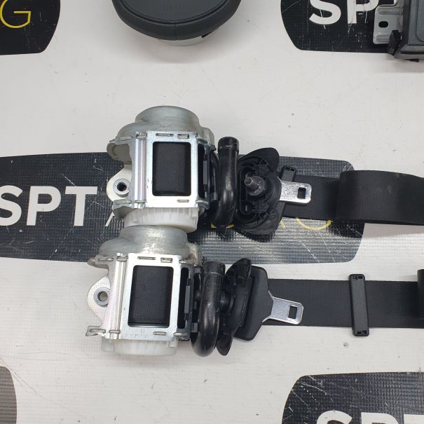 G30 G31 DASHBOARD AIRBAG SET VEILIGHEIDSRIEMEN