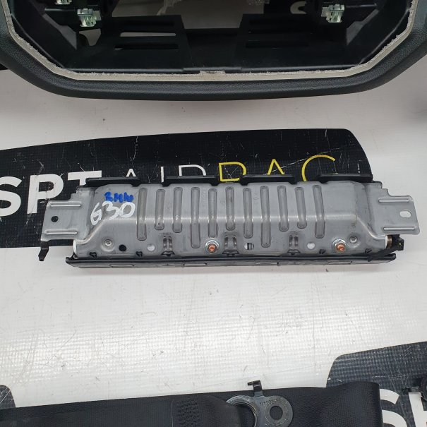 G30 G31 DASHBOARD AIRBAG SET VEILIGHEIDSRIEMEN
