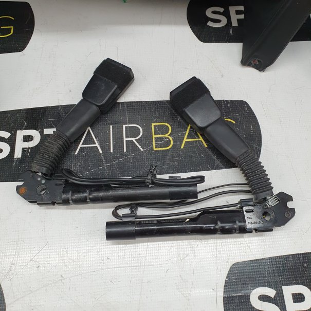 F30 ARMATURENBRETT AIRBAG KIT GURTSTRAFFERN