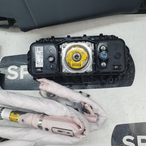 iX DASHBOARD AIRBAG SET VEILIGHEIDSRIEMEN...