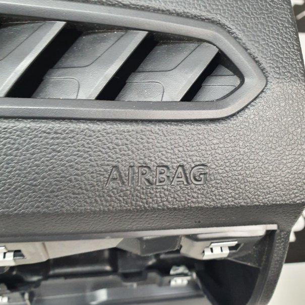 T-CROSS DASHBOARD AIRBAG SET VEILIGHEIDSRIEMEN