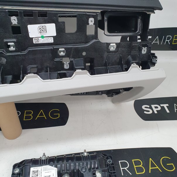 PASSAT B9 ARMATURENBRETT AIRBAG