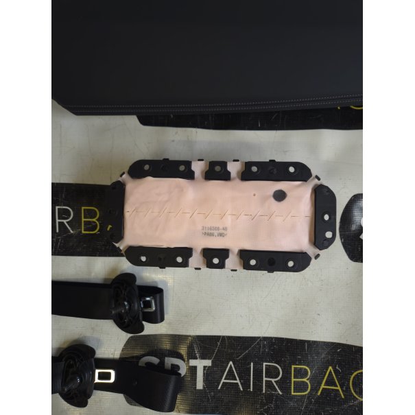 BMW X1 U11  DASHBOARD AIRBAG KIT SEAT BELTS