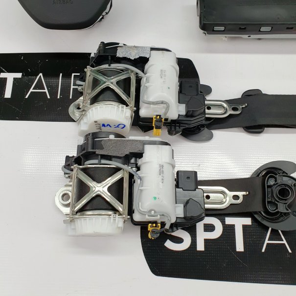 SPORTSVAN DASHBOARD AIRBAG SET REEKS GORDELS