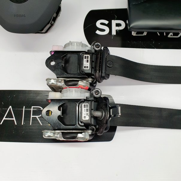 OCTAVIA 3 DASHBOARD AIRBAG SET REEKS GORDELS