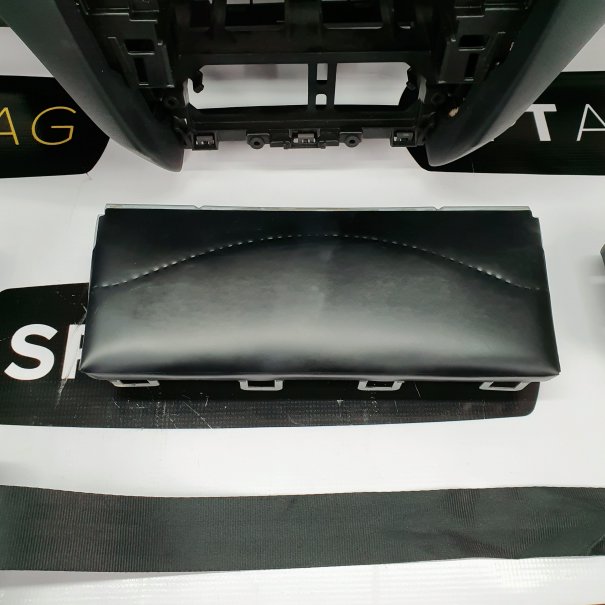 OCTAVIA 3 DASHBOARD AIRBAG SET REEKS GORDELS