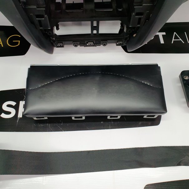 OCTAVIA 3 DASHBOARD AIRBAG SET REEKS GORDELS