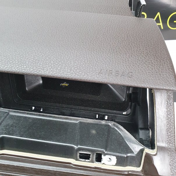 PASSAT B8 ARMATURENBRETT BRAUN AIRBAG KIT...