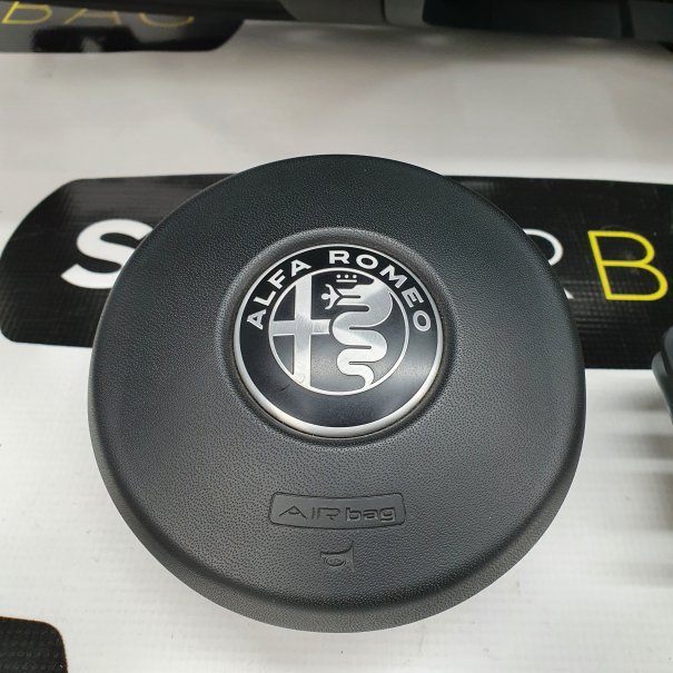 ALFA ROMEO GULIA CONSOLA AIRBAG AIRBAGS CINTURONES