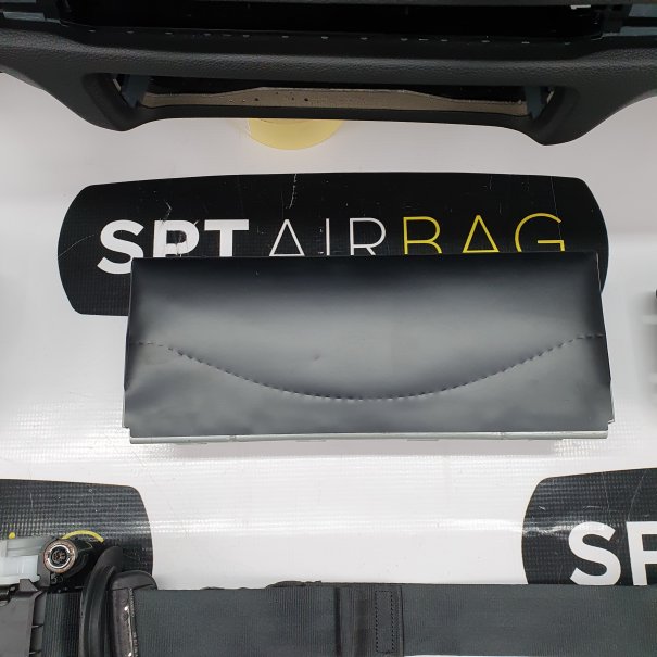 A3 8V DASHBOARD AIRBAG SET REEKS VEILIGHEIDSRIEMEN