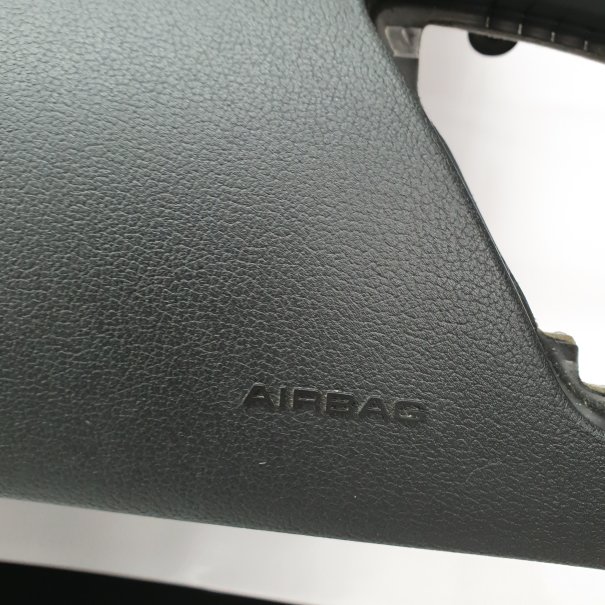 A5 8T LIFT KONSOLA DESKA ROZDZIELCZA AIRBAG...