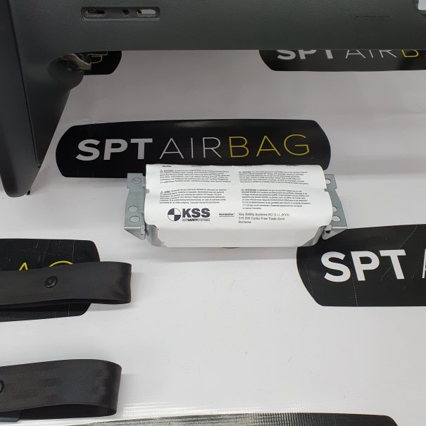 A5 8T LIFT KONSOLA DESKA ROZDZIELCZA AIRBAG...