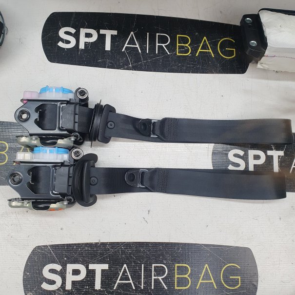 A1 8X ARMATURENBRETT AIRBAG KIT SITZGURTE