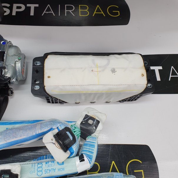 Q5 80A DASHBOARD AIRBAG SET REEKS ZITBANDEN...