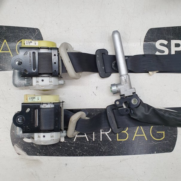 MAZDA 3 BL DASHBOARD AIRBAG SET VEILIGHEIDSRIEMEN